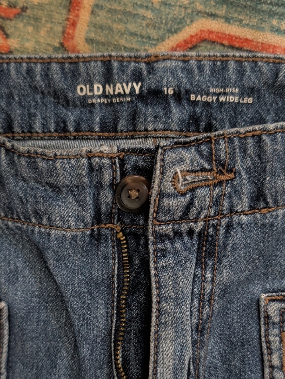 Old Navy High-Rise Baggy Wide-Leg Jeans in Medium Blue Wash - Picture 2 of 4